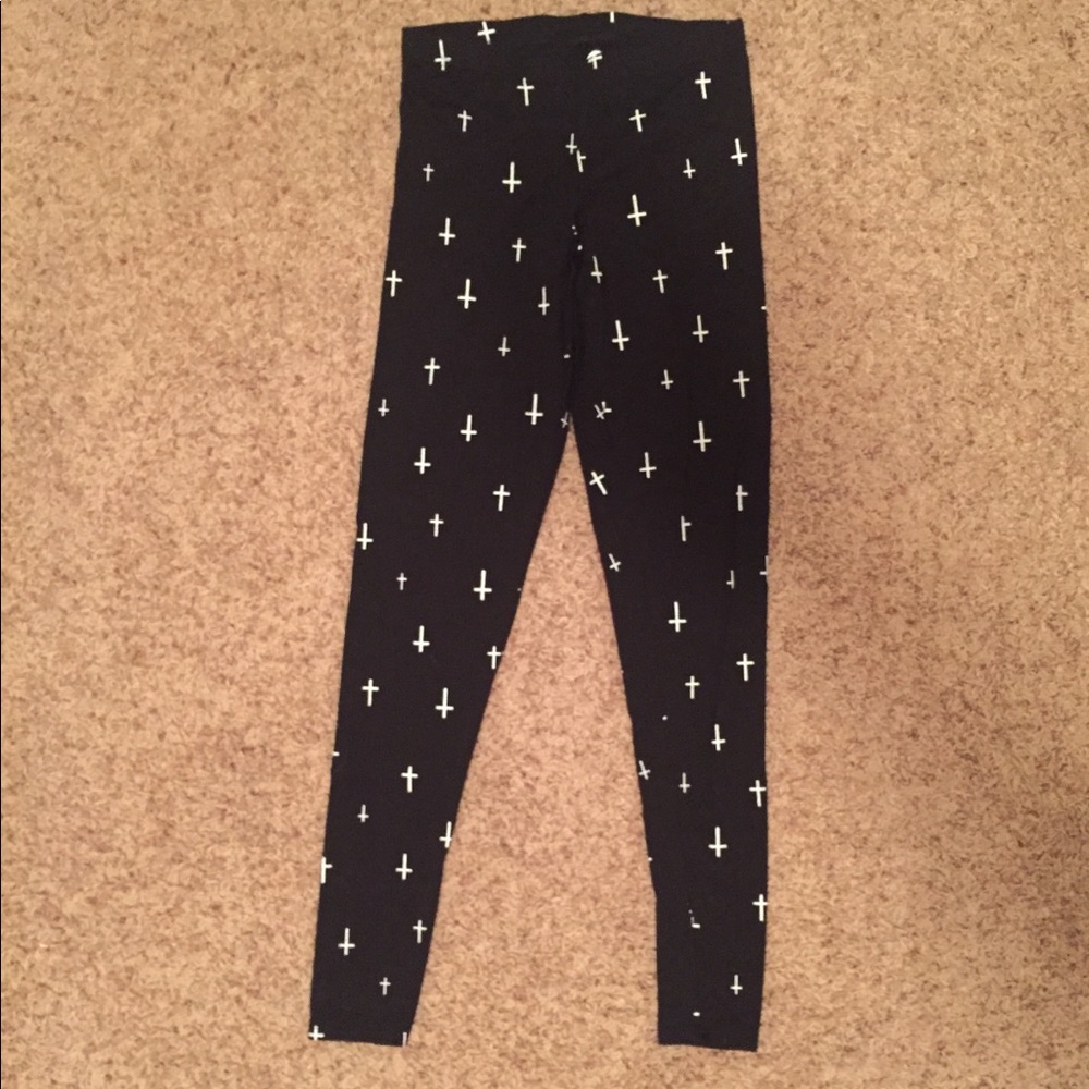 Cross leggings from Cotton On